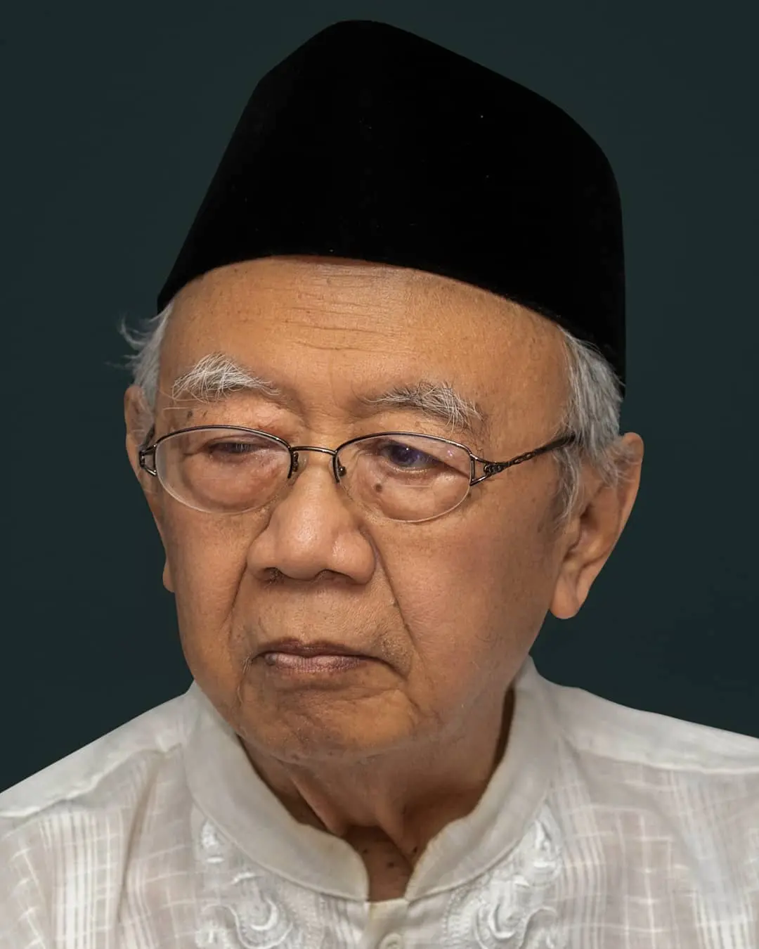 Dr. (H.C.) Ir. H. Salahuddin Wahid atau biasa dipanggil Gus Solah