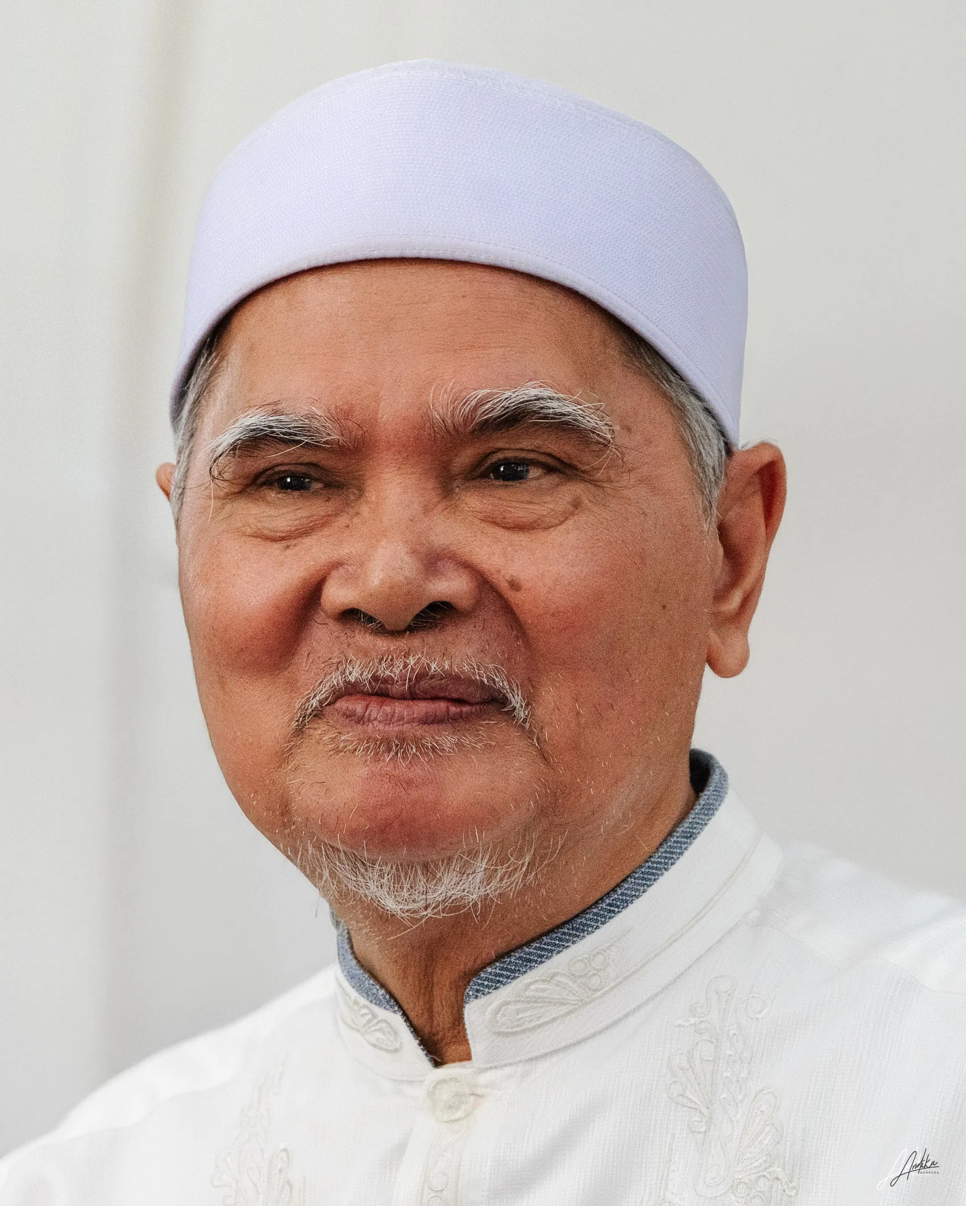 Dr. (HC) K.H. Afifuddin Muhajir, M.Ag