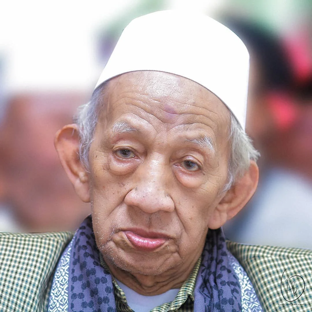 KH. Sholeh Qosim (Alm)